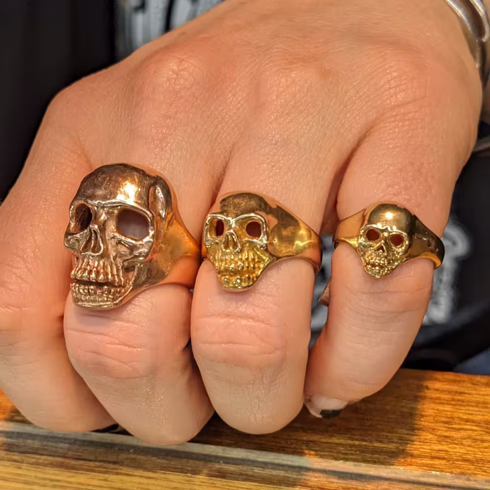 Medium Skull Ring - 10K Gold